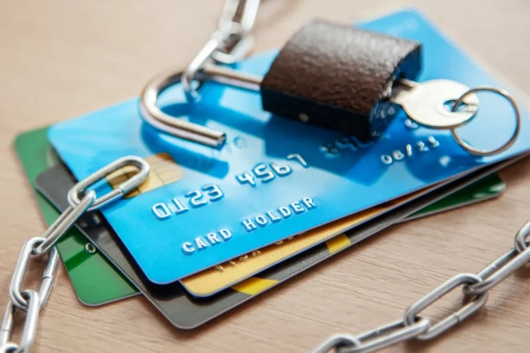 How secured credit cards work in the U.S.