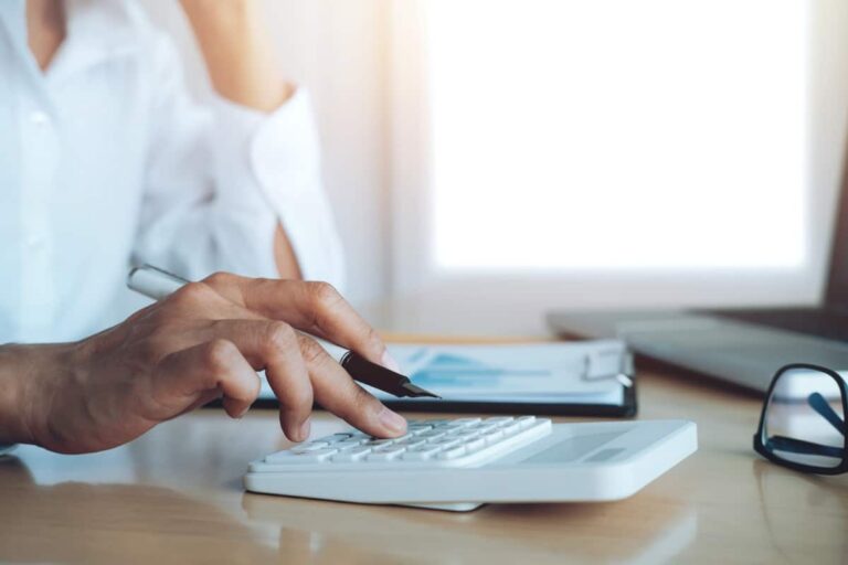 O que é CET (Custo Efetivo Total) no financiamento de veículos?